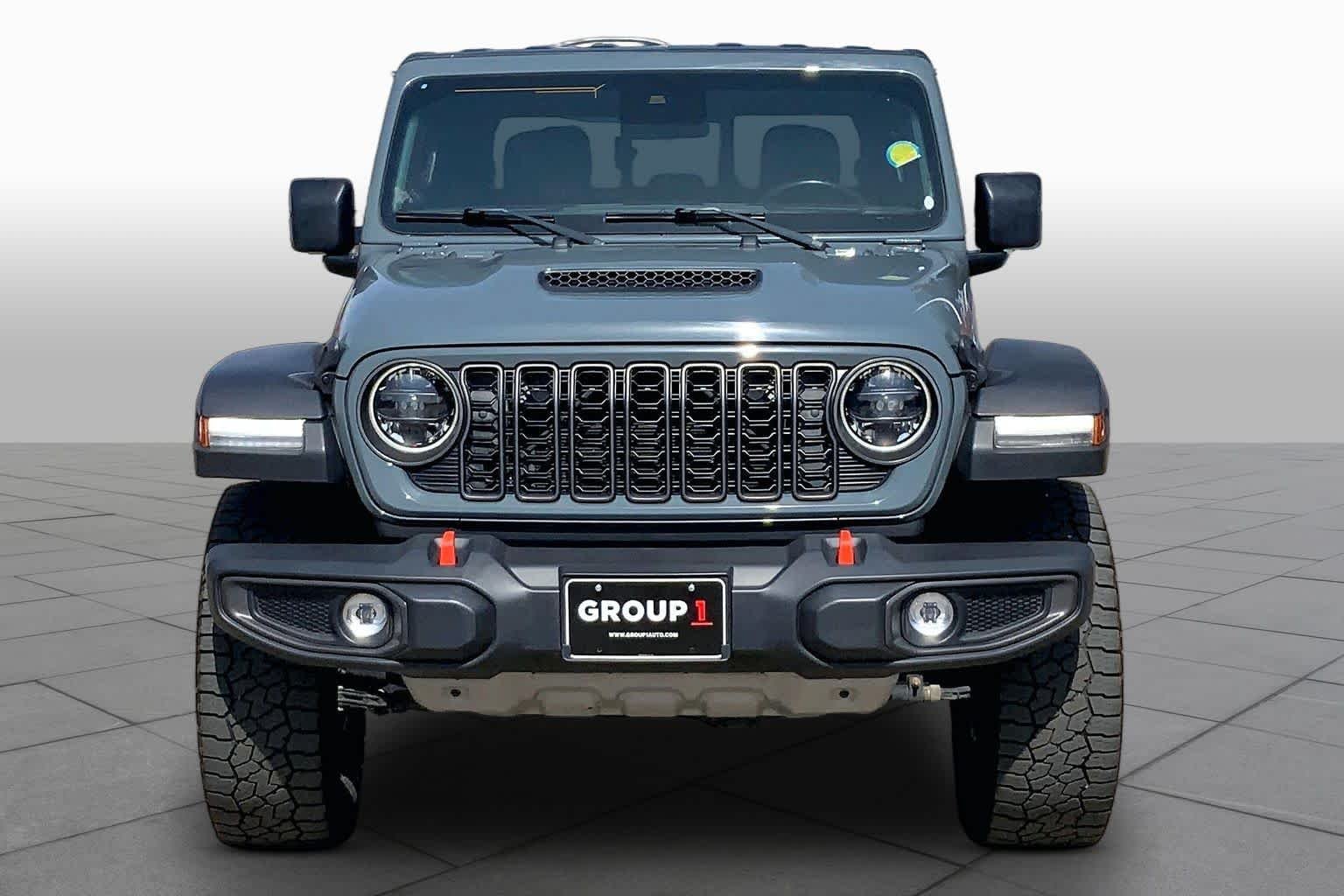 Used 2024 Anvil Clearcoat Jeep Mojave image 4