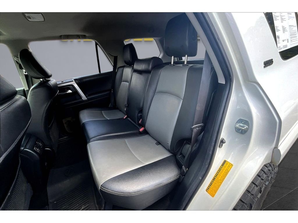 Used 2021  Toyota SR5 Premium image 19
