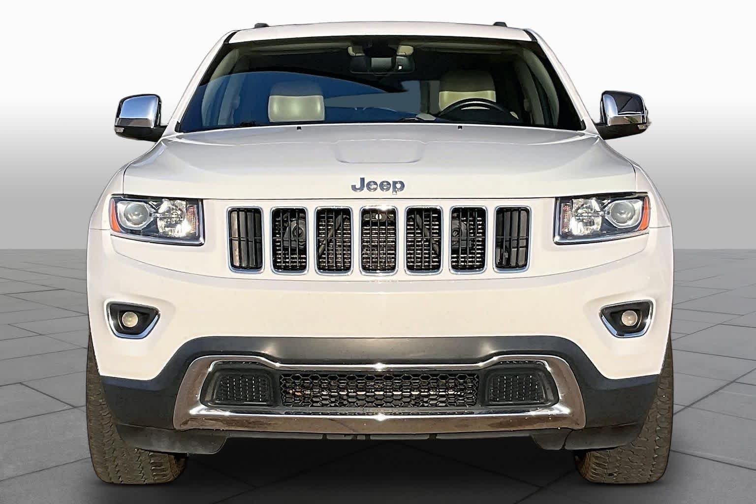 Used 2016 Bright White Clearcoat Jeep Limited image 3