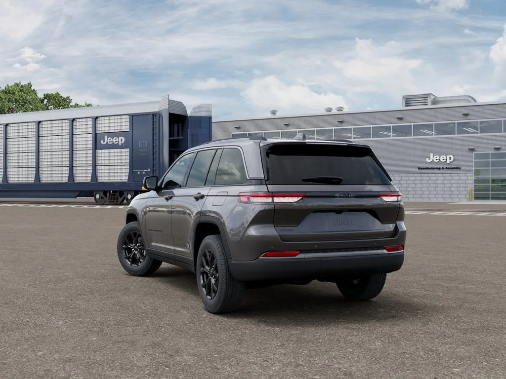 New 2026 Baltic Gray Metallic Clearcoat Jeep Altitude image 3