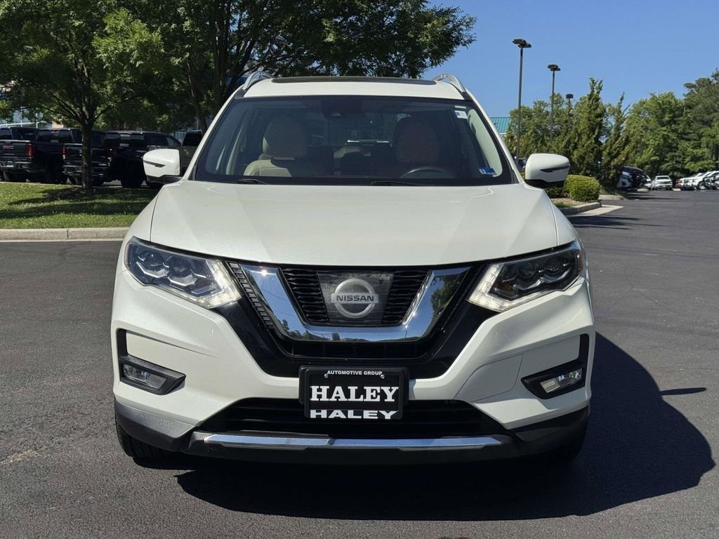 Used 2017 White Nissan SL image 26