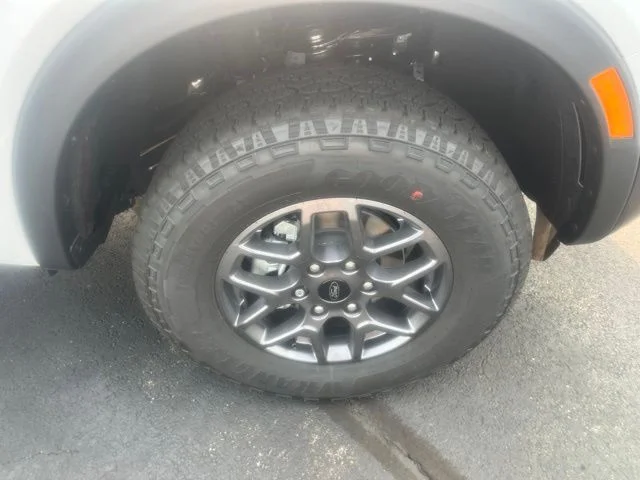New 2026 Oxford White Ford XLT image 4