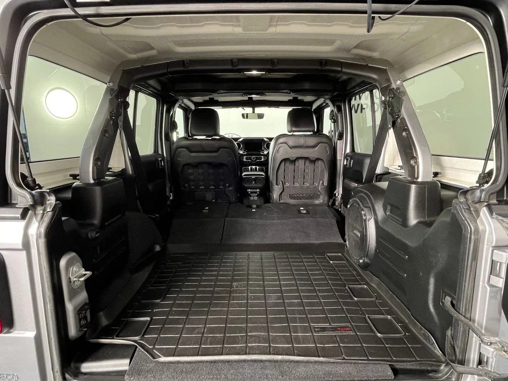 Used 2018 Silver Jeep Unlimited Rubicon image 18