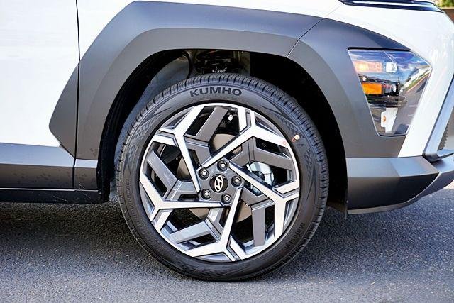 New 2026 White Hyundai SEL Premium FWD image 8