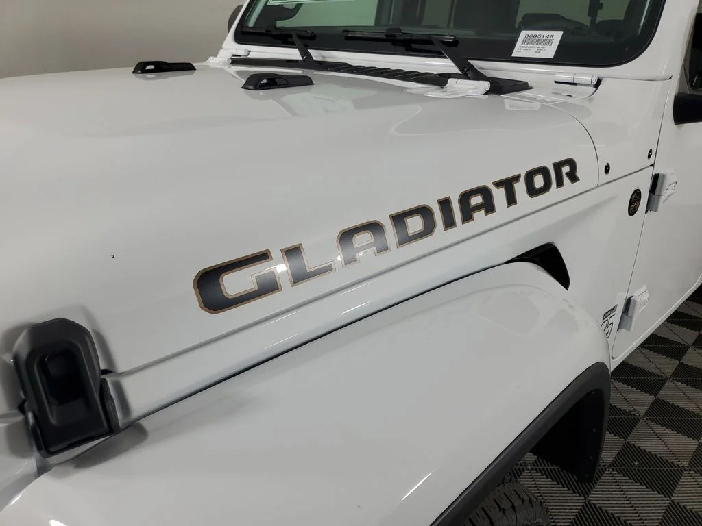 New 2026 Bright White Clear-Coat Exterior Paint Jeep 85th Anniversary Edition image 11