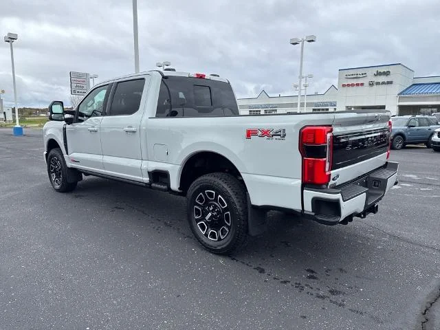 2026 Ford F-350 Super Duty Platinum - Photo 33