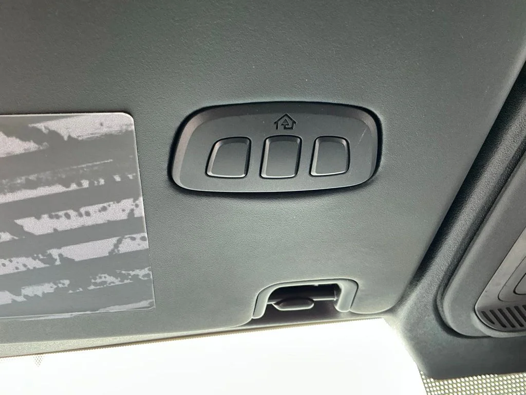 Used 2022 Blue Ford Wildtrak image 41