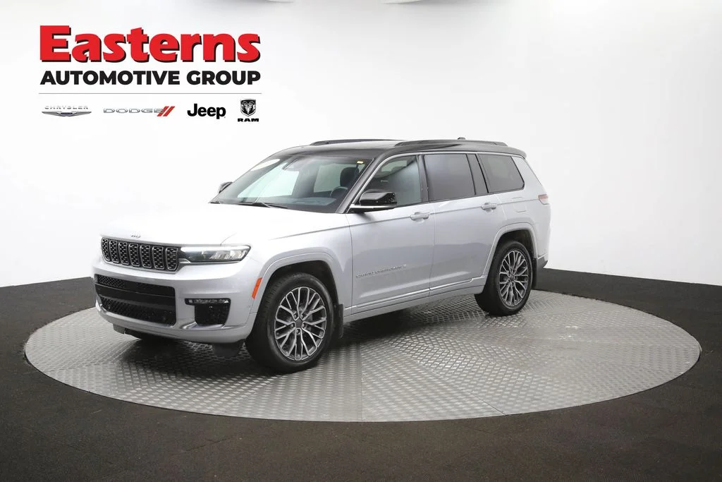 Used 2024 Silver Jeep Summit image 60