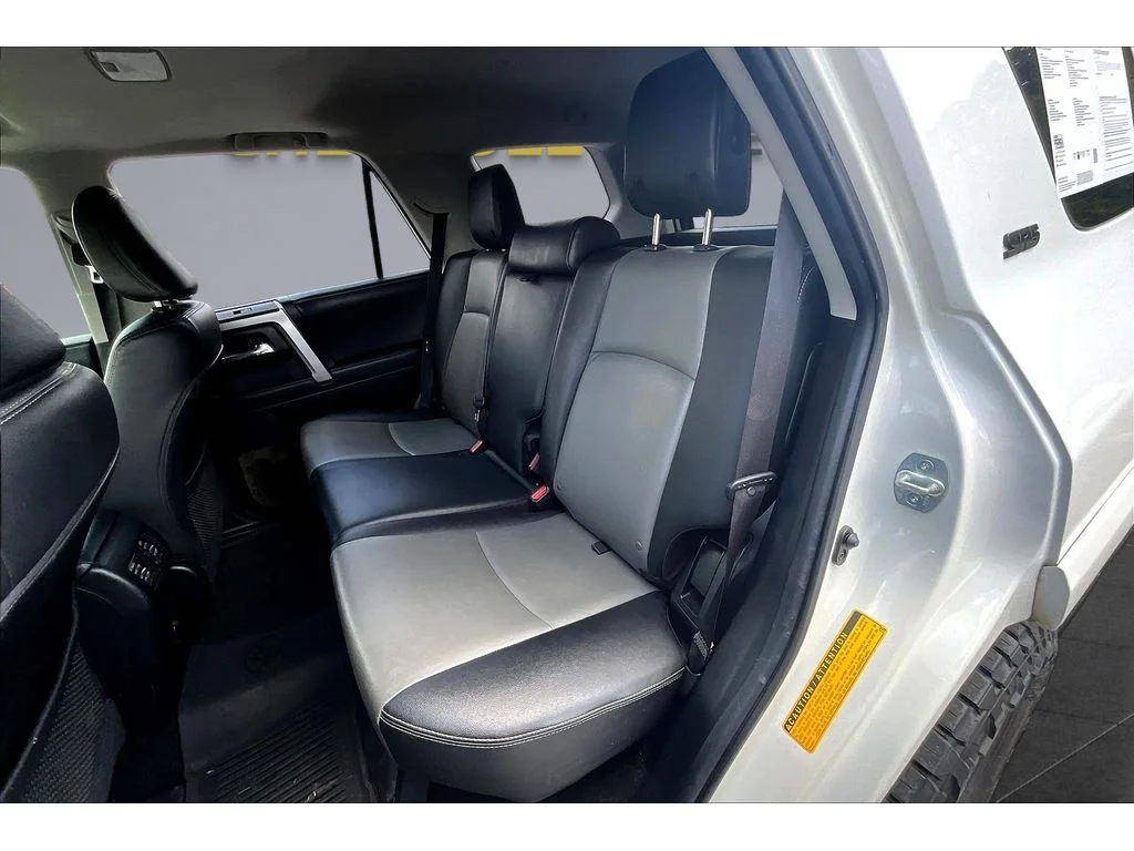 Used 2021  Toyota SR5 Premium image 19