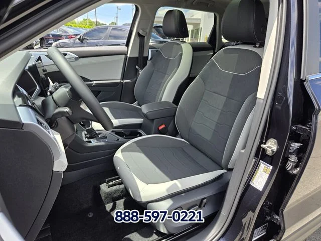 New 2026 Deep Black Pearl Volkswagen 1.5T SE image 6