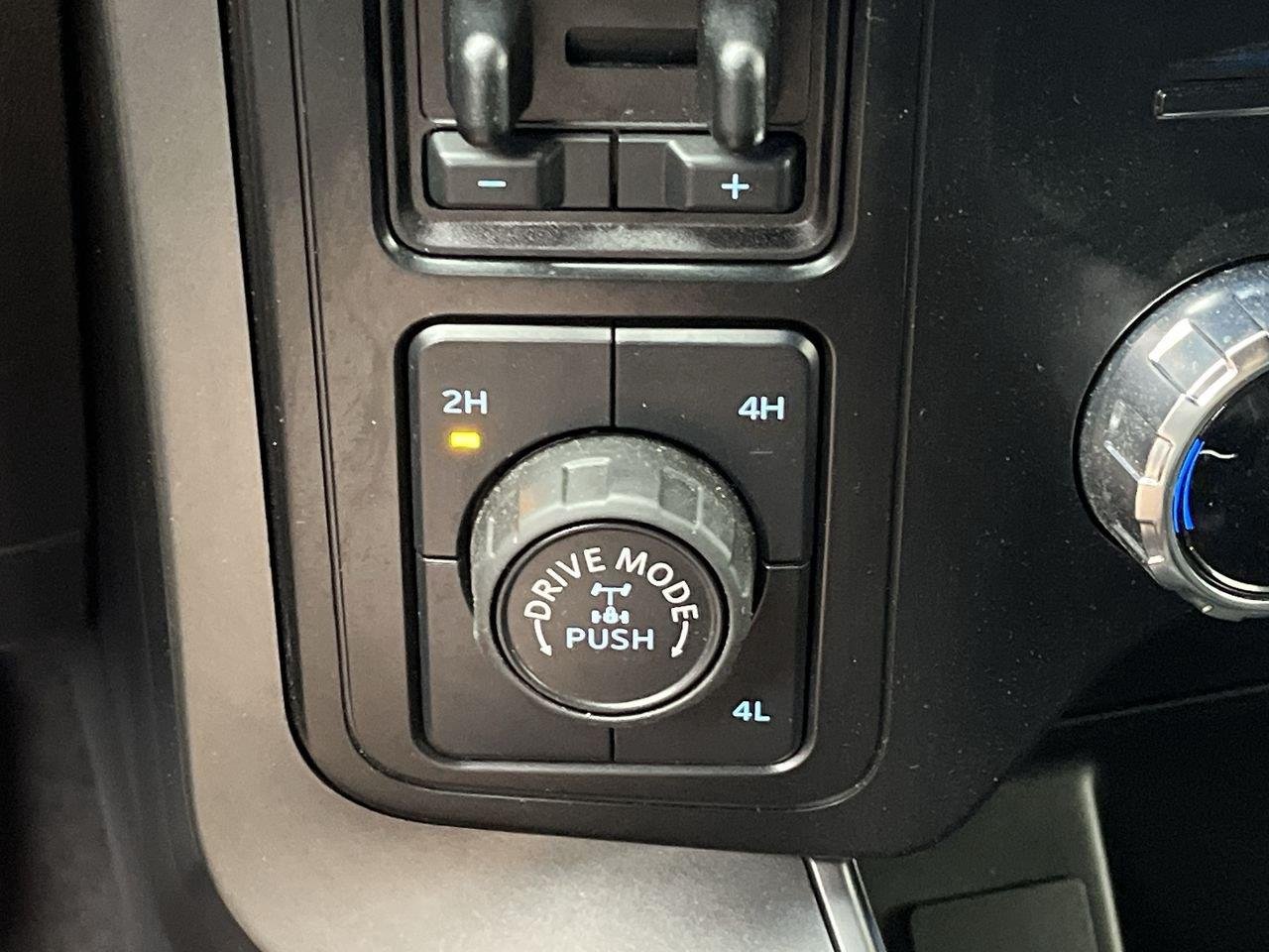 Used 2024 Oxford White Ford XLT image 19