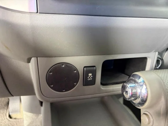 Used 2013 Silver Nissan SV image 14