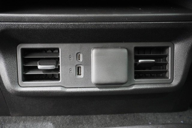 New 2026 Sterling Metallic GMC Elevation image 24