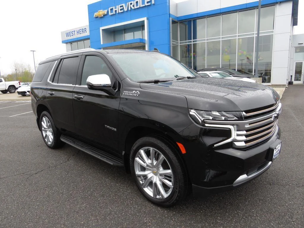 Used 2021 Black Chevrolet High Country image 3