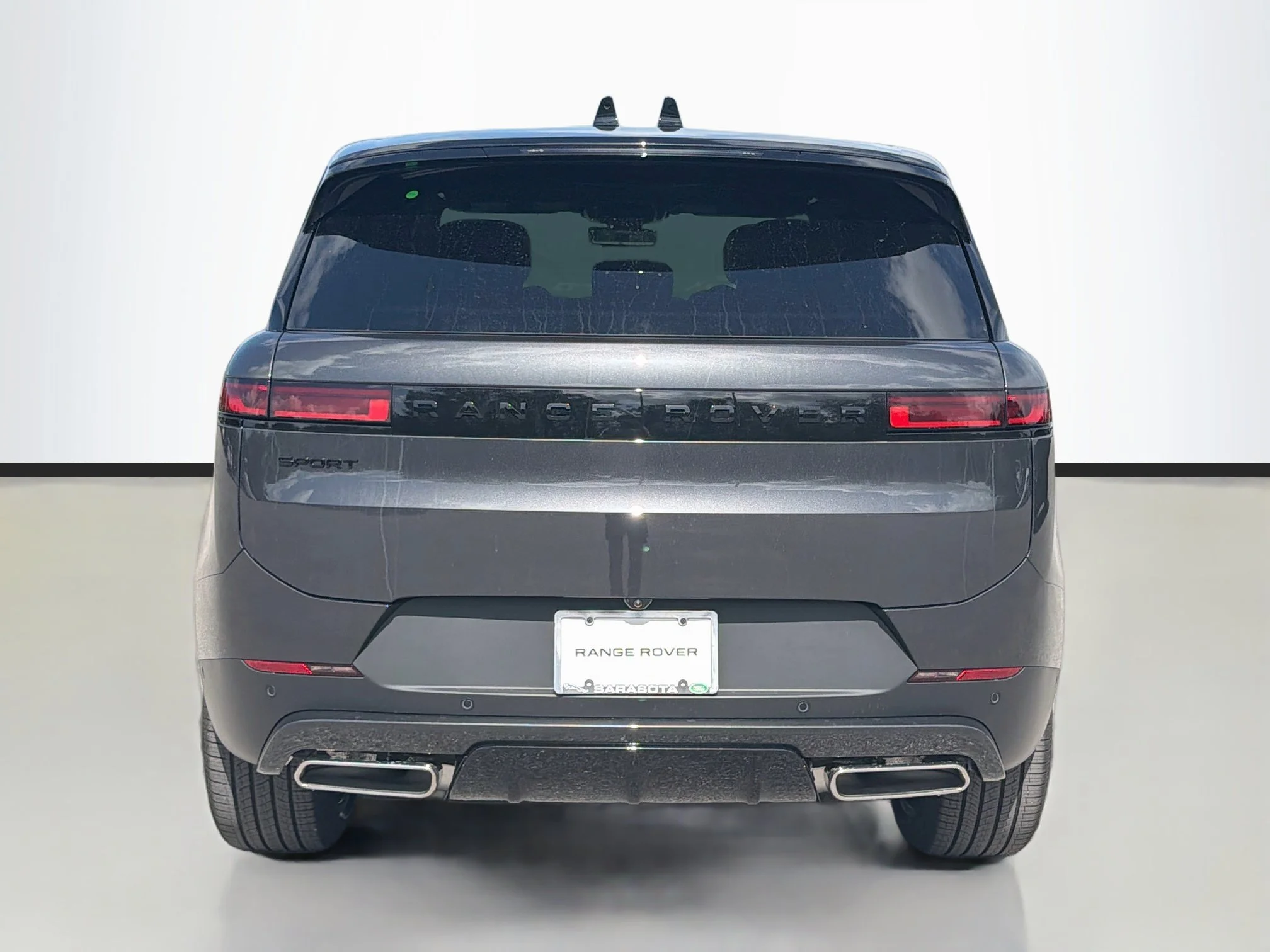 New 2026 Carpathian Grey Land Rover SE image 4