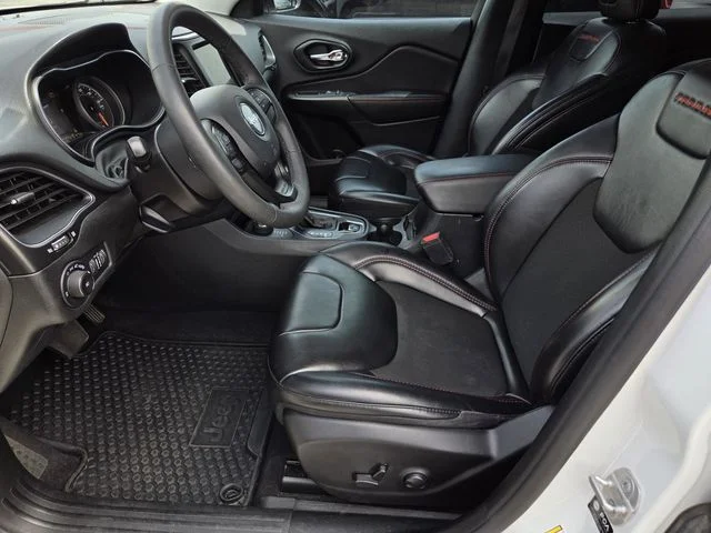 Used 2022 Bright White Clearcoat Jeep Trailhawk image 29