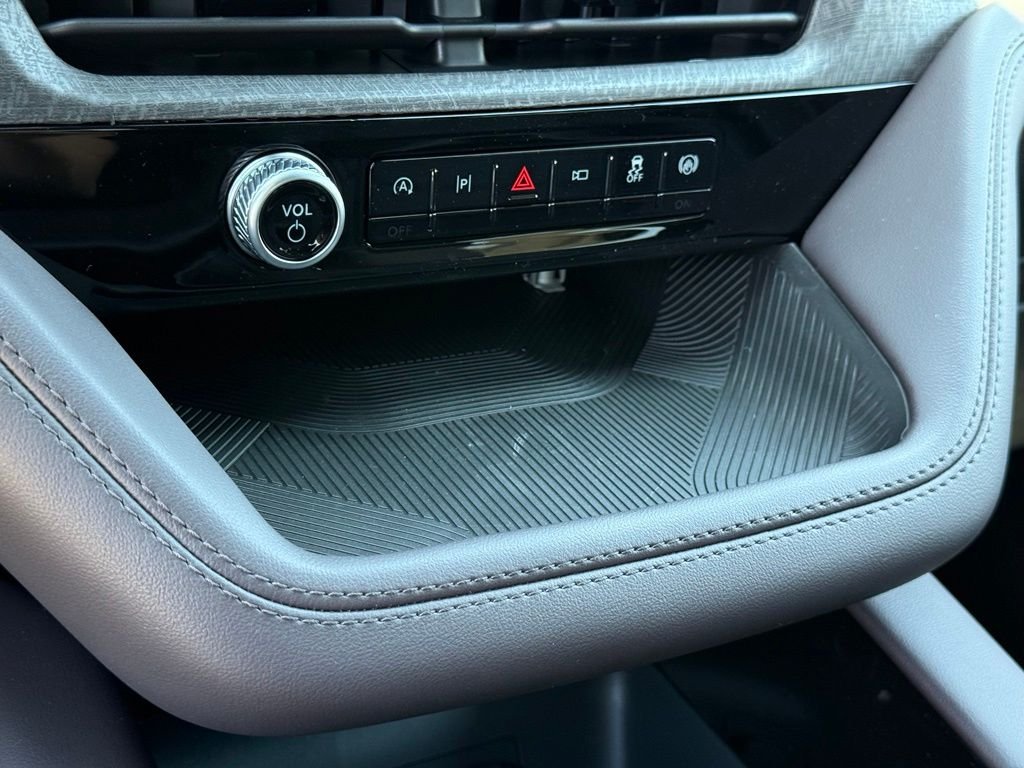 New 2026 Carbonized Gray Metallic Ford Platinum™ image 11