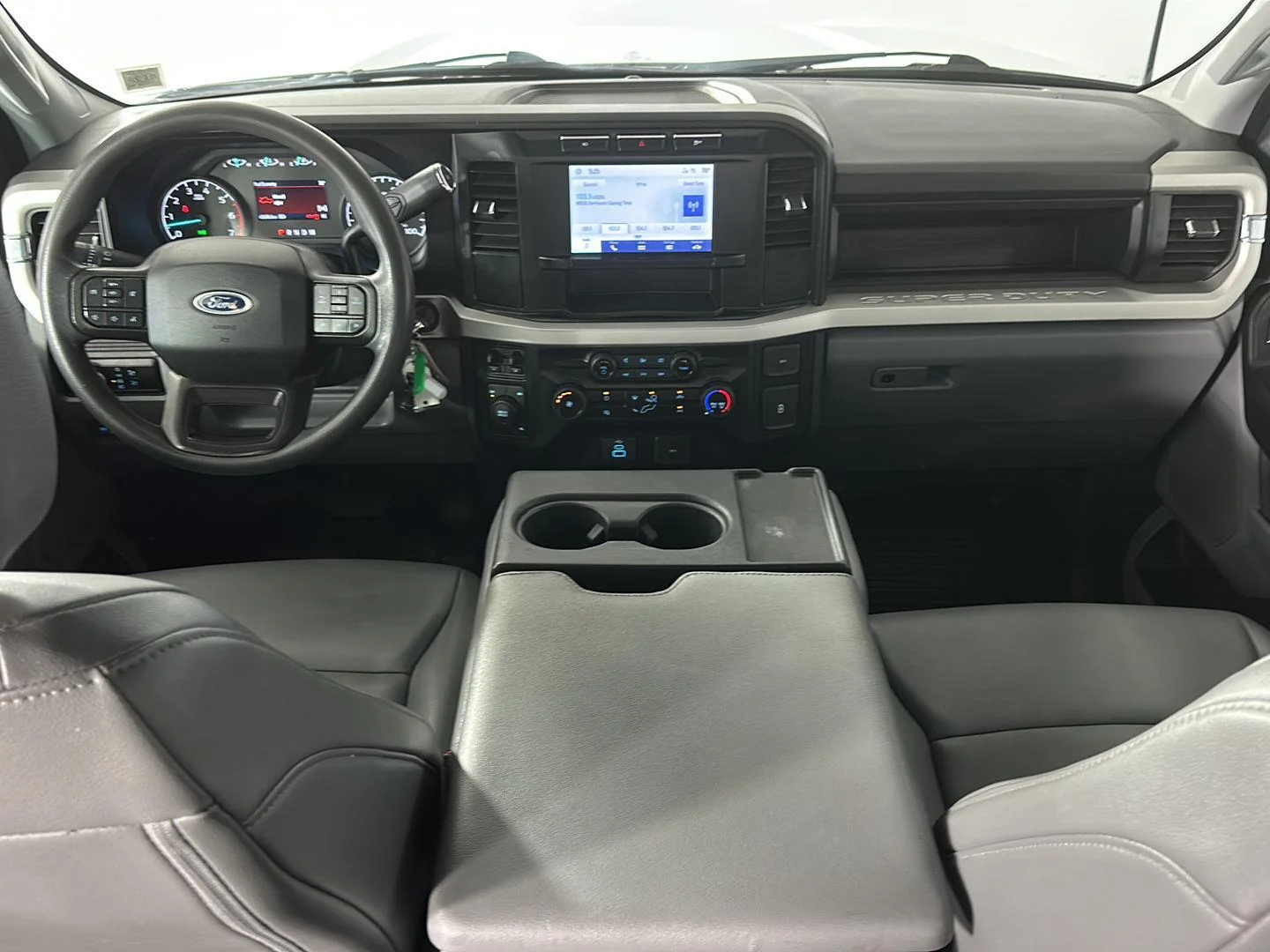 Used 2023 Oxford White Ford XL image 2