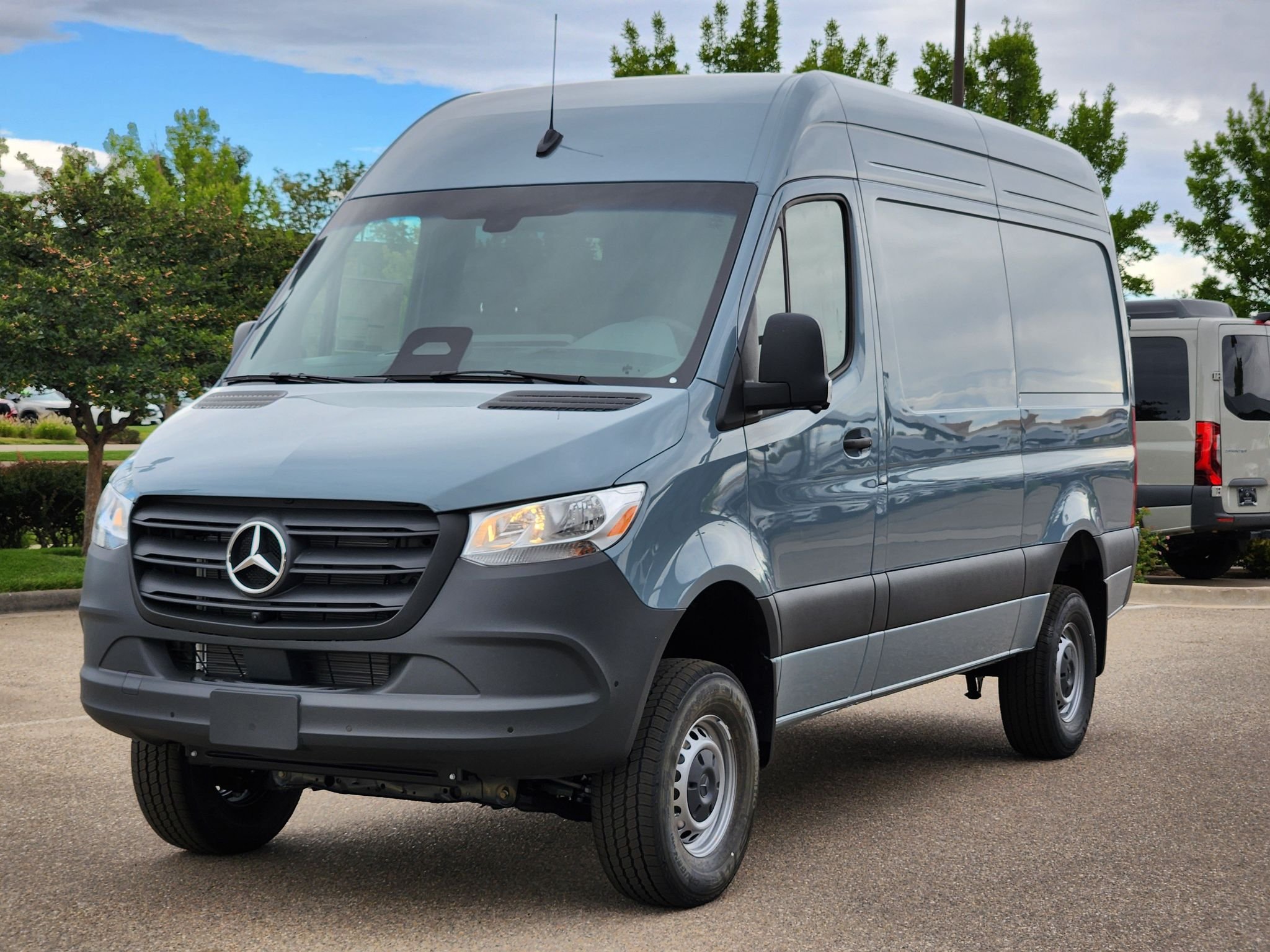 New 2026 Blue Grey Mercedes-Benz CARGO image 4