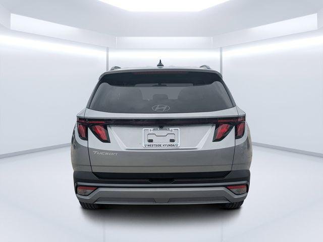 New 2026 Silver Hyundai SEL FWD image 4