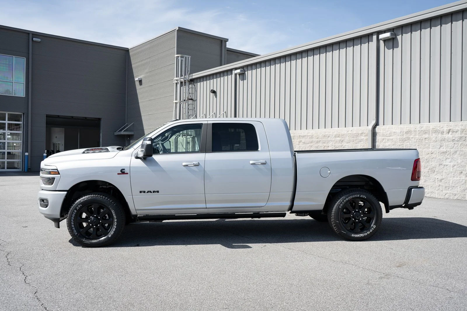 New 2026 Silver-Zynith Exterior Paint RAM Laramie image 5