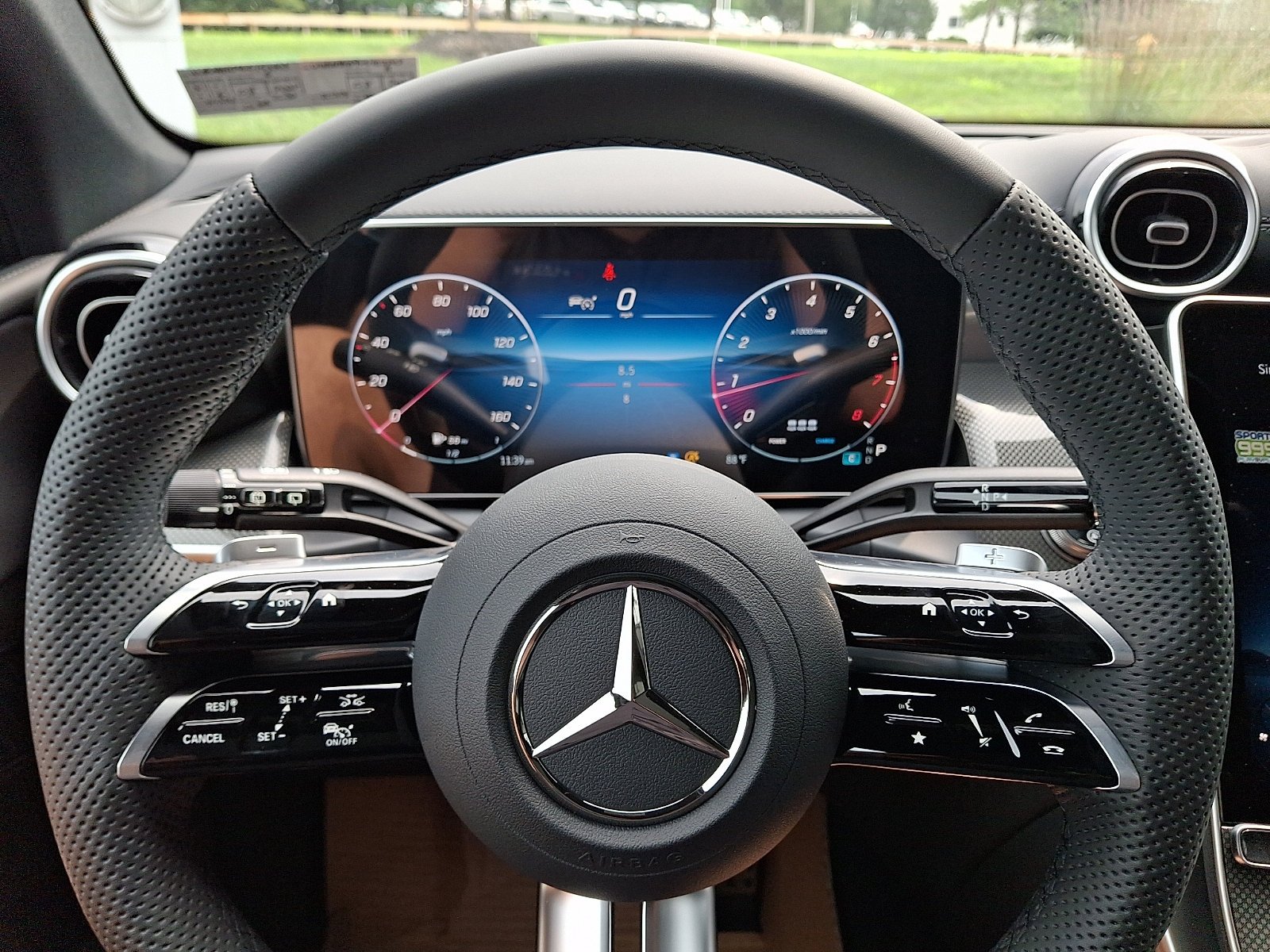 New 2027 Black Mercedes-Benz GLC 300 image 38