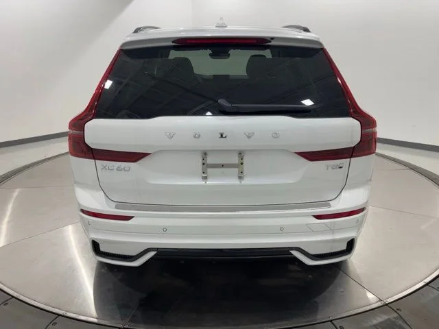 New 2026 Crystal White Volvo Ultra image 4