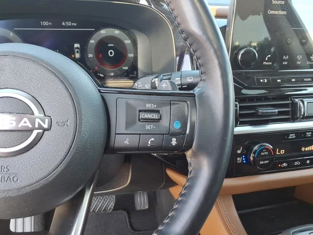 Used 2024 White Nissan Platinum image 25