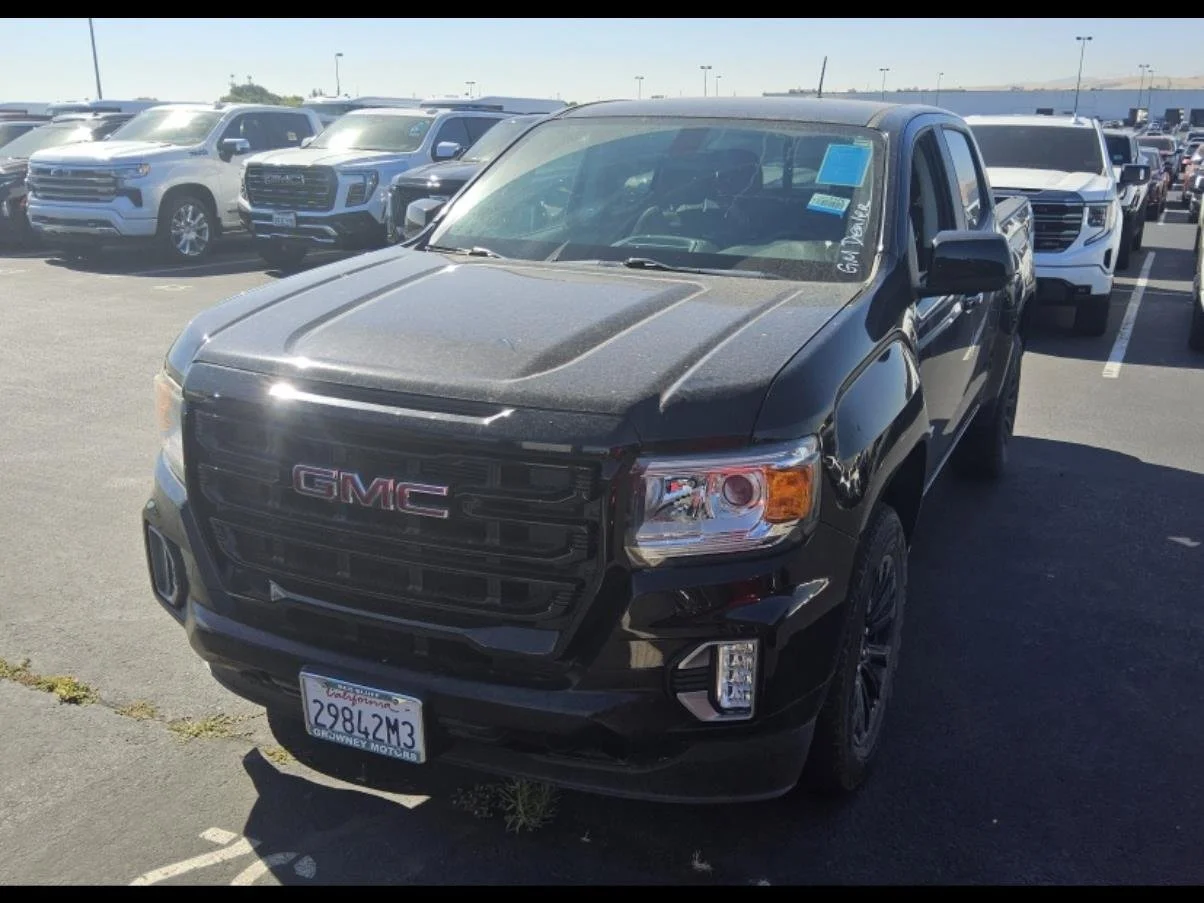 Used 2022 Onyx Black GMC Elevation image 2