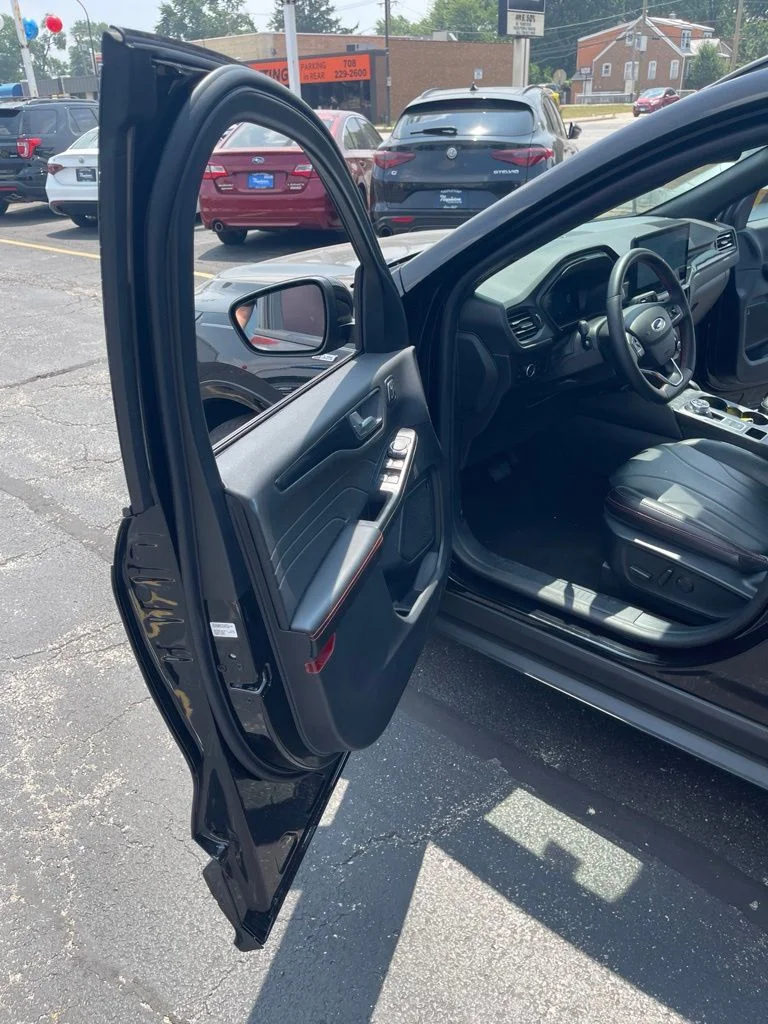 Used 2025 Black Ford ST-Line Elite image 35