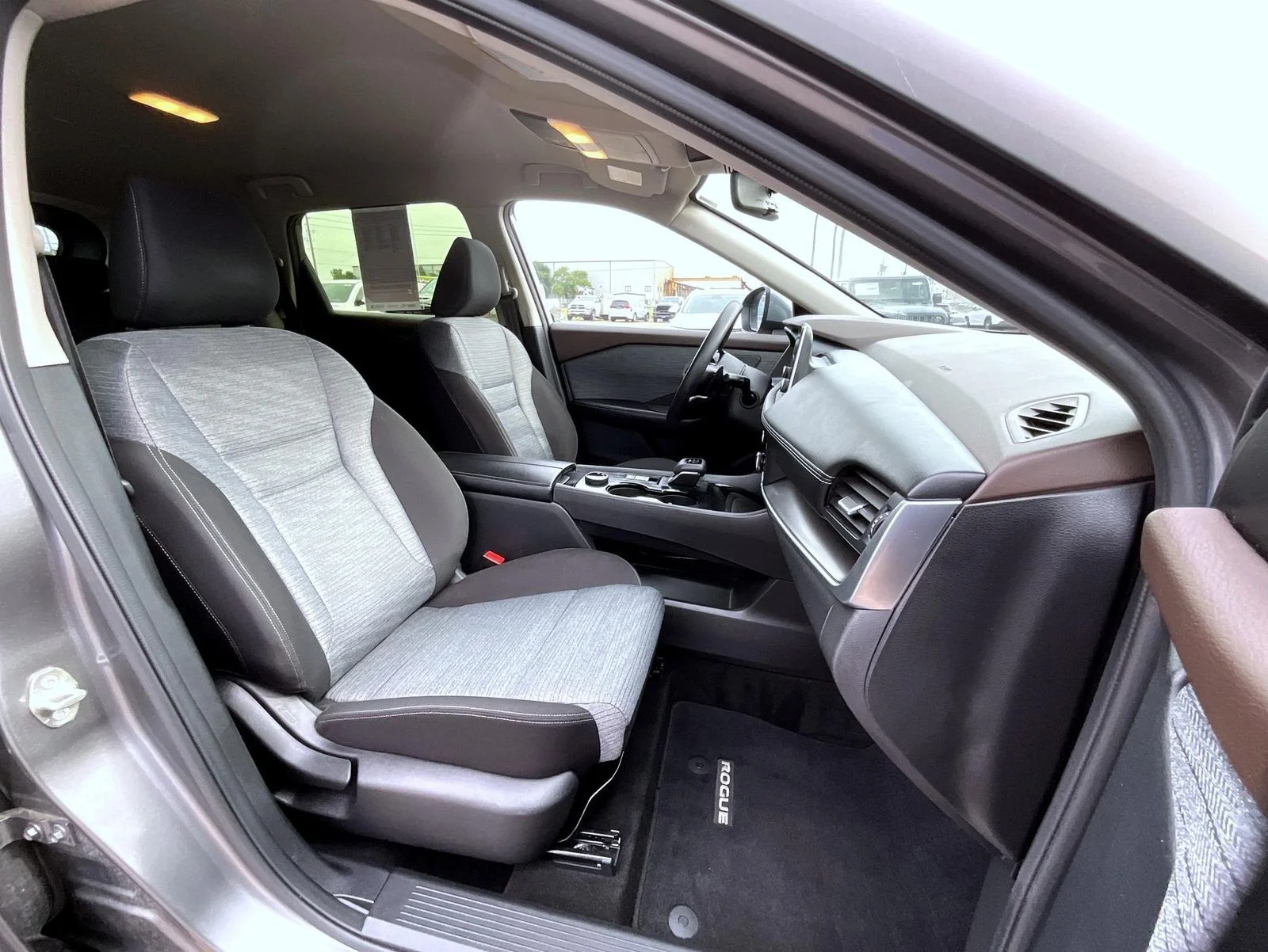 Used 2023 Gray Nissan SV image 16