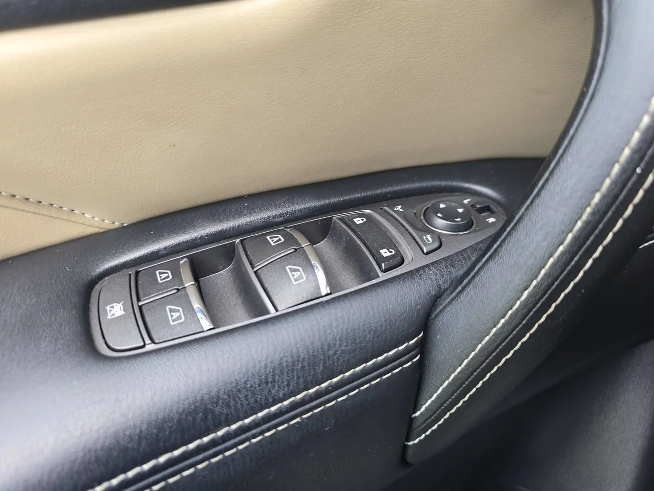Used 2022 Black INFINITI PREMIUM SELECT AWD image 25