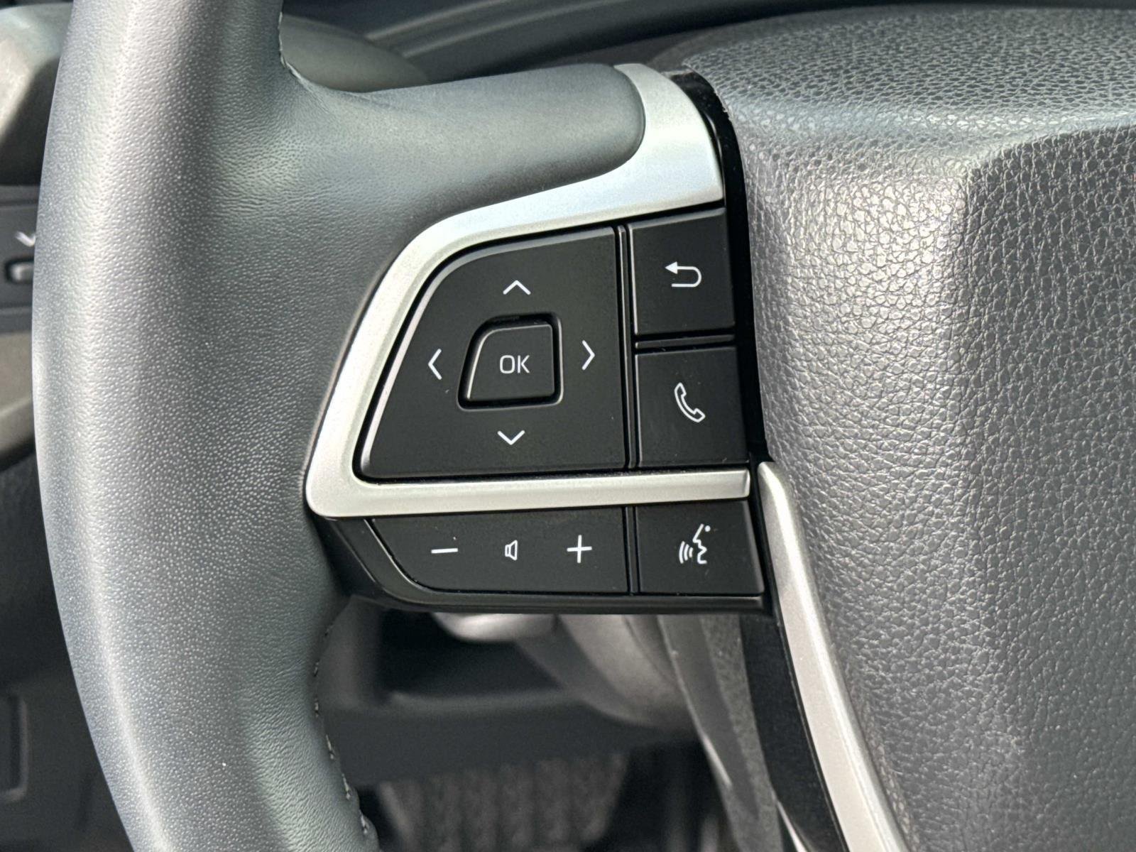 Used 2025 Midnight Black Metallic Toyota XLE image 23