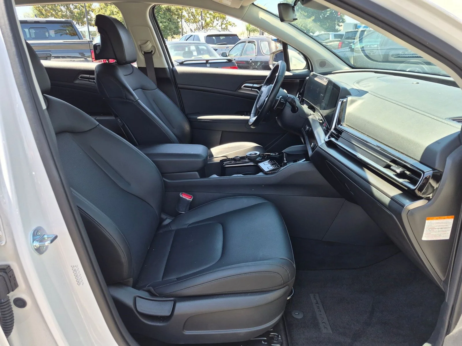 Used 2025 Snow White Pearl Kia EX image 20