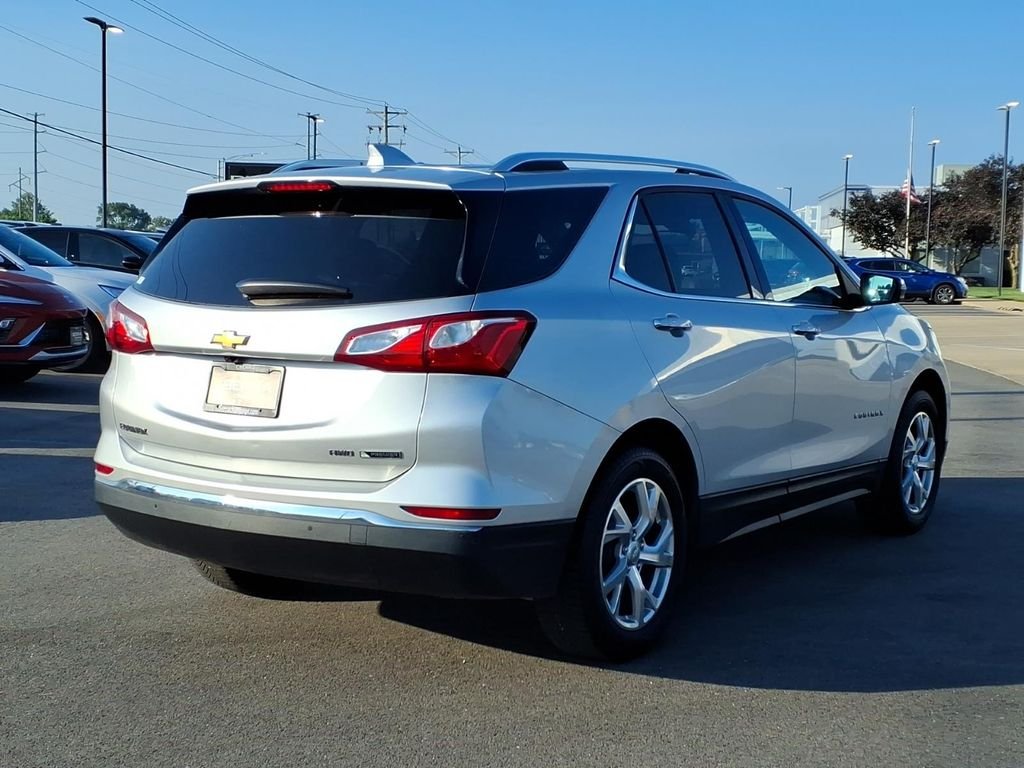 Used 2018 Silver Ice Metallic Chevrolet Premier image 14