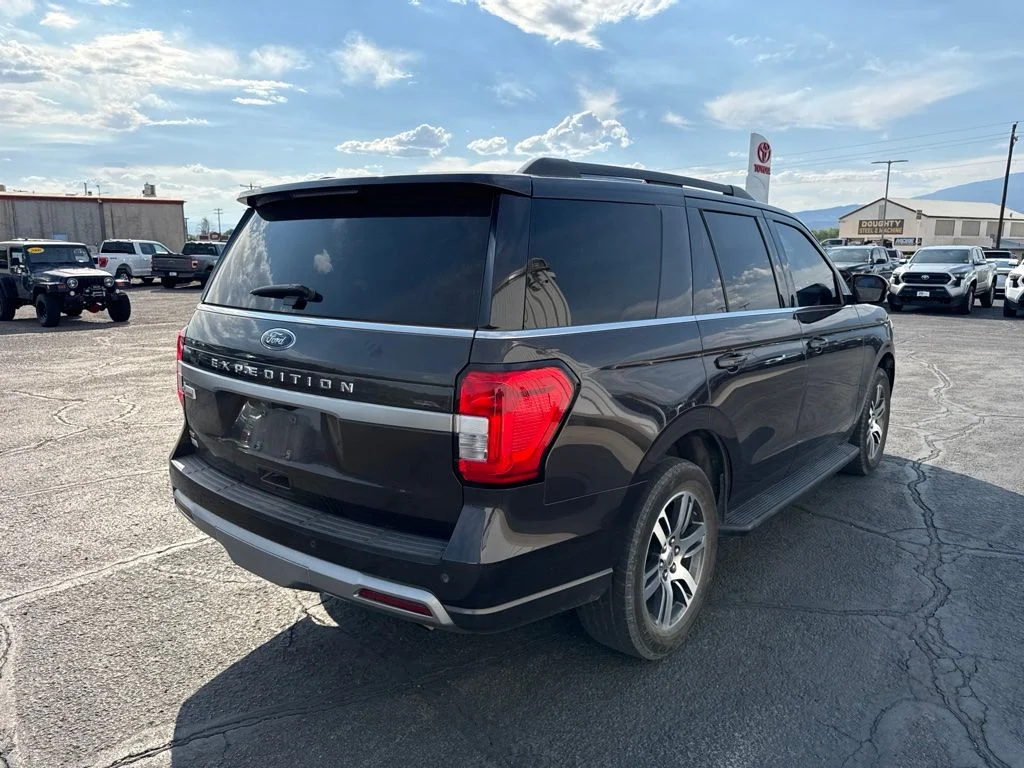 Used 2024 Gray Metallic Ford XLT image 3