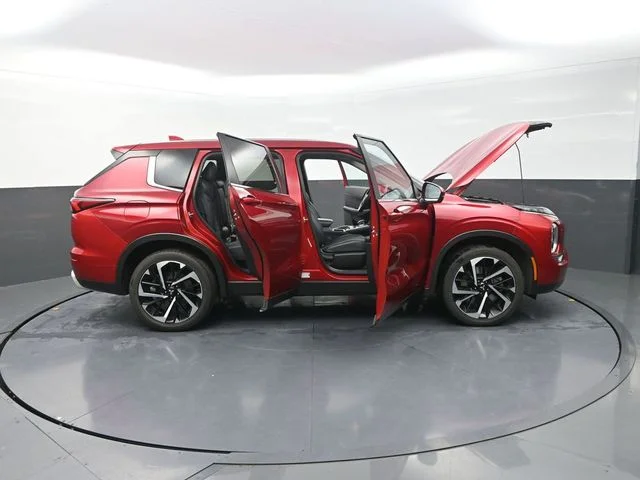 Used 2024  Mitsubishi SE image 46
