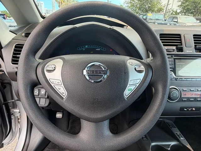 Used 2016 Brilliant Silver Nissan S image 21