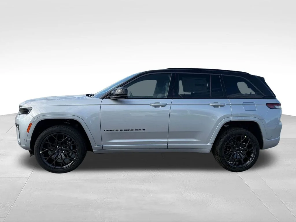New 2026 Silver Zynith Exterior Paint Jeep Summit image 3