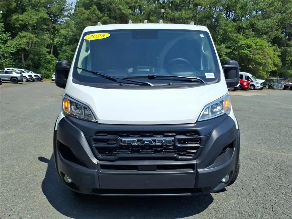 Used 2025 Bright White Clea Ram Tradesman image 40
