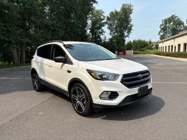 Used 2019 White Platinum Clearcoat Metallic Ford SEL image 9