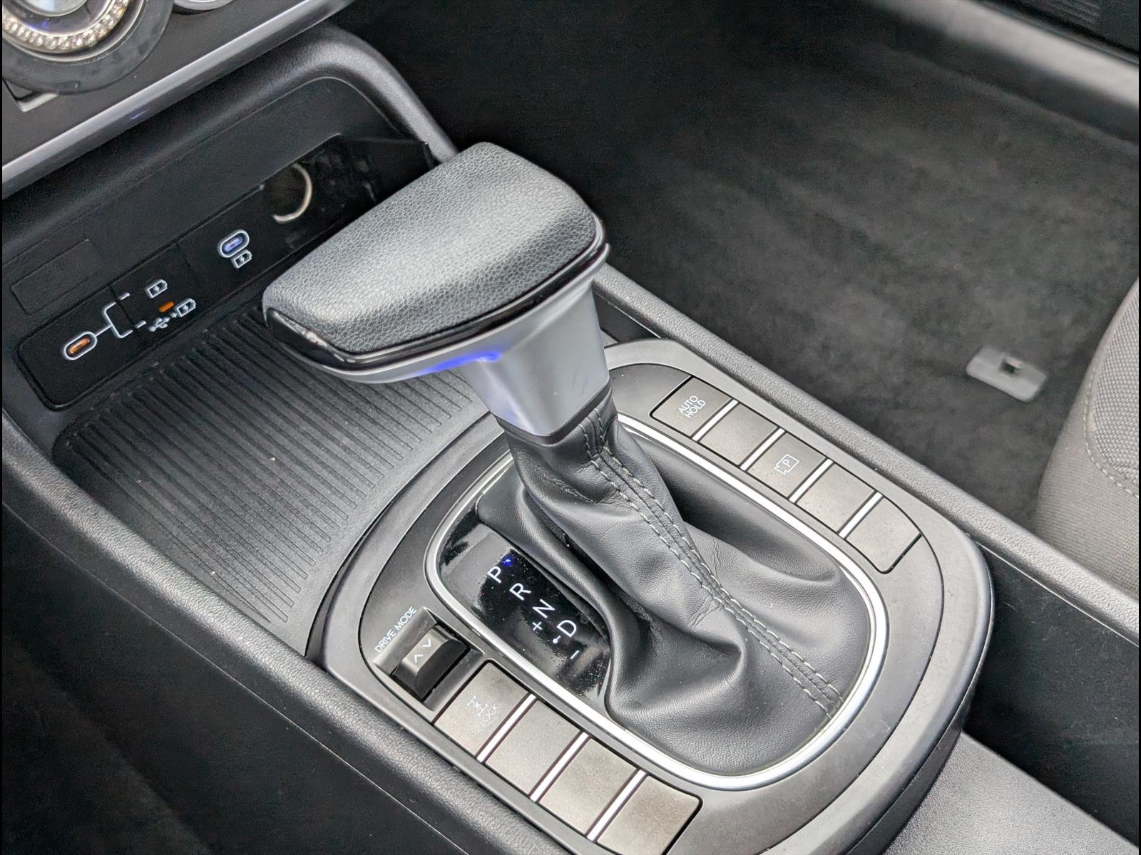 2024 Hyundai Kona SE - Photo 16