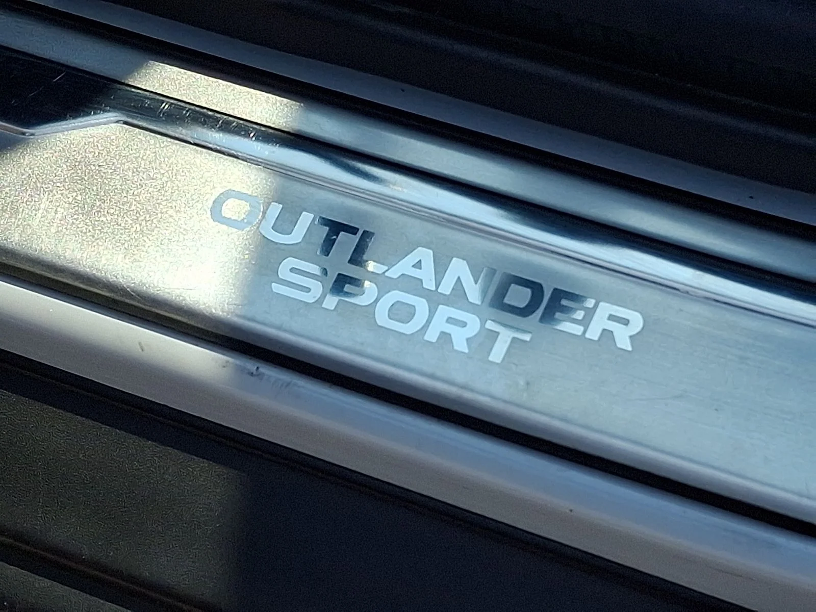 Used 2025 White Mitsubishi 2.0 ES image 28