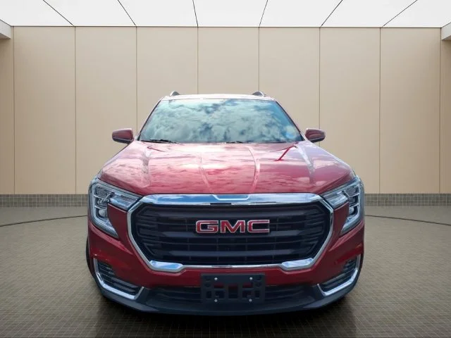 Used 2024 Red GMC SLE image 4
