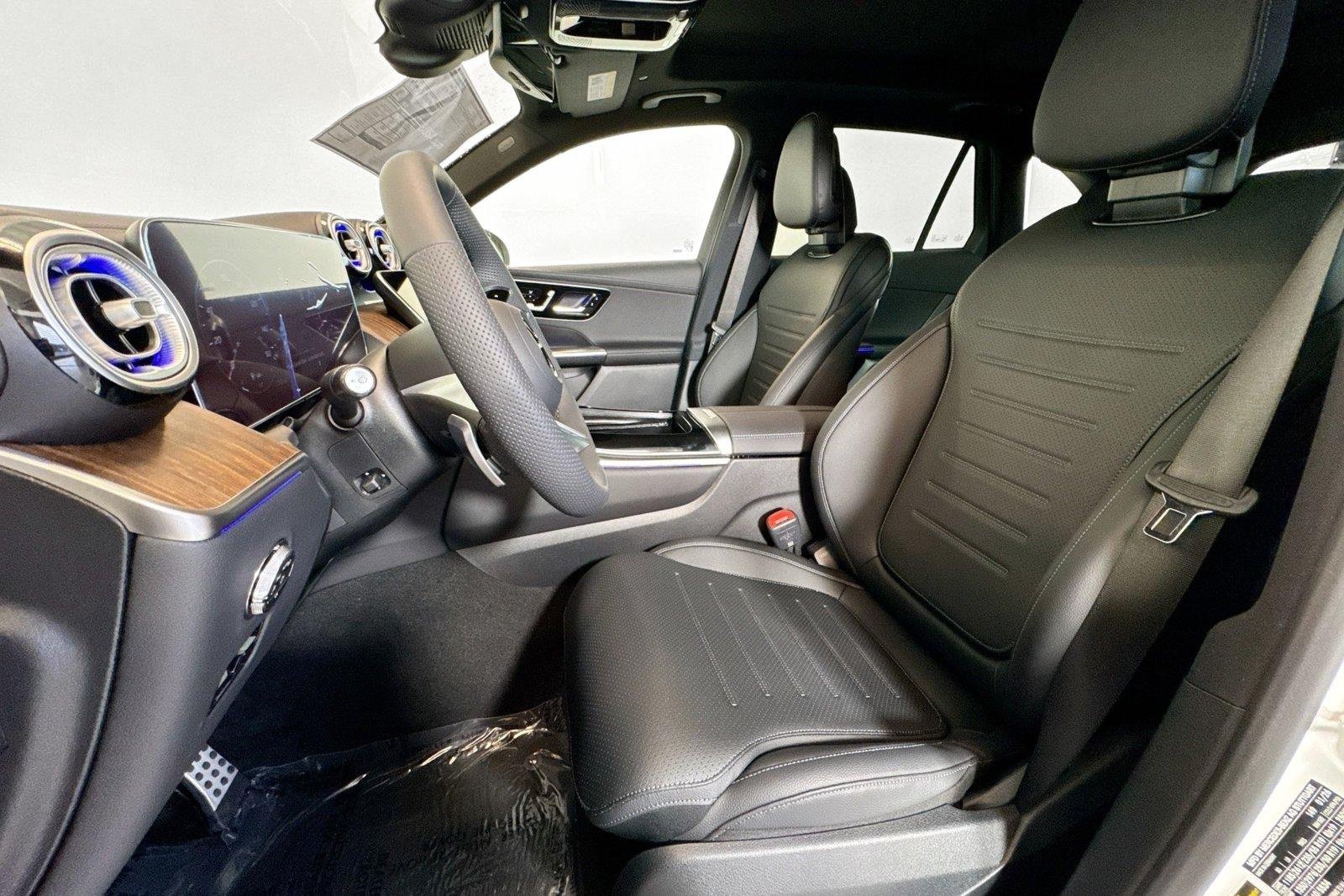 New 2026 Polar White Mercedes-Benz GLC 300 image 18