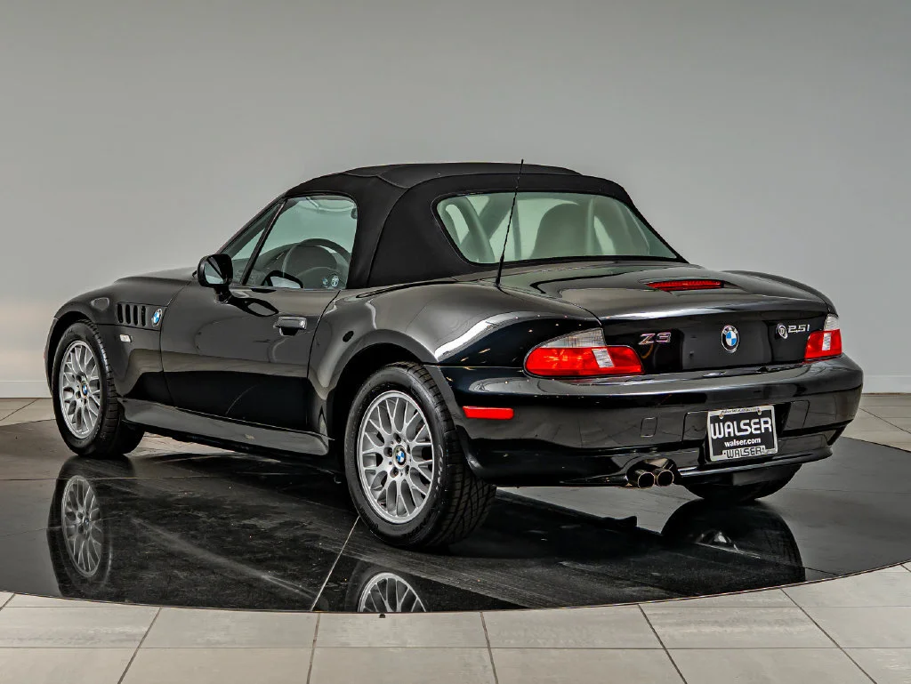 Used 2001 Jet Black BMW 2.5i image 8