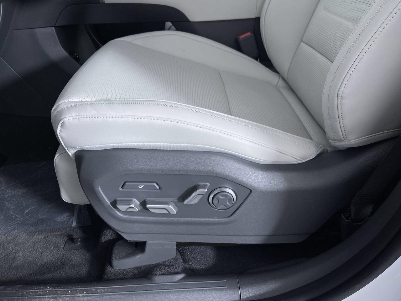 New 2026 Serenity White Hyundai Calligraphy AWD image 25