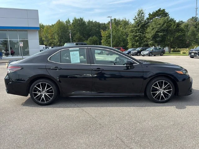 Used 2023 Midnight Black Metallic Toyota SE image 9