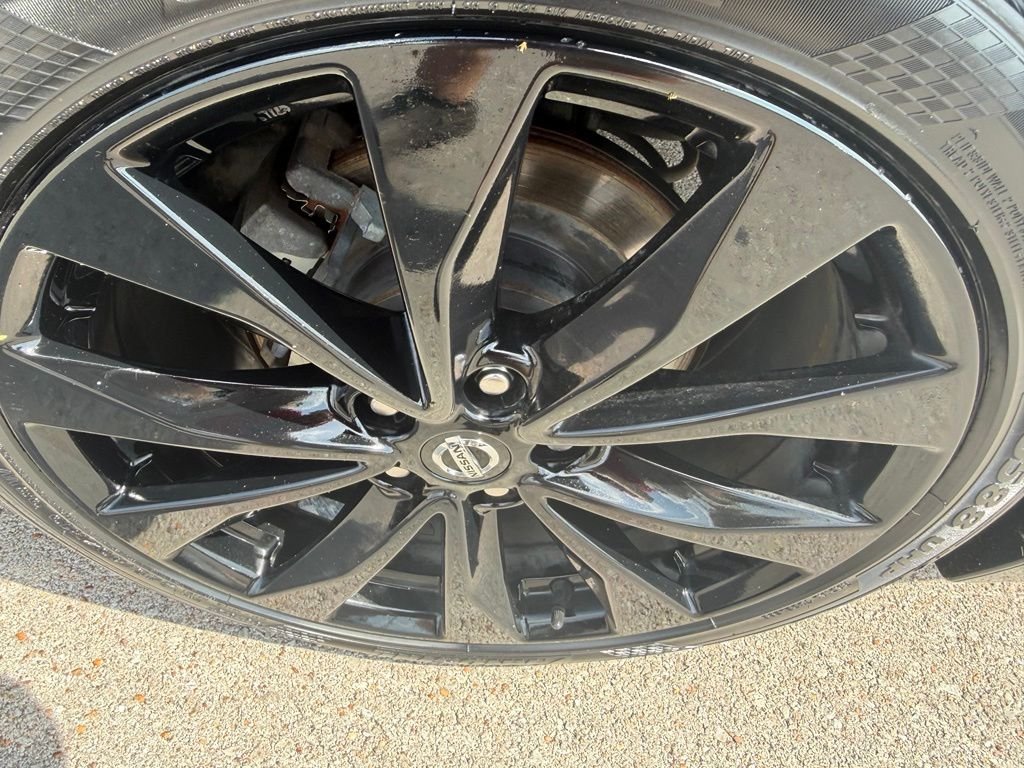 Used 2019 Gray Nissan SR image 11