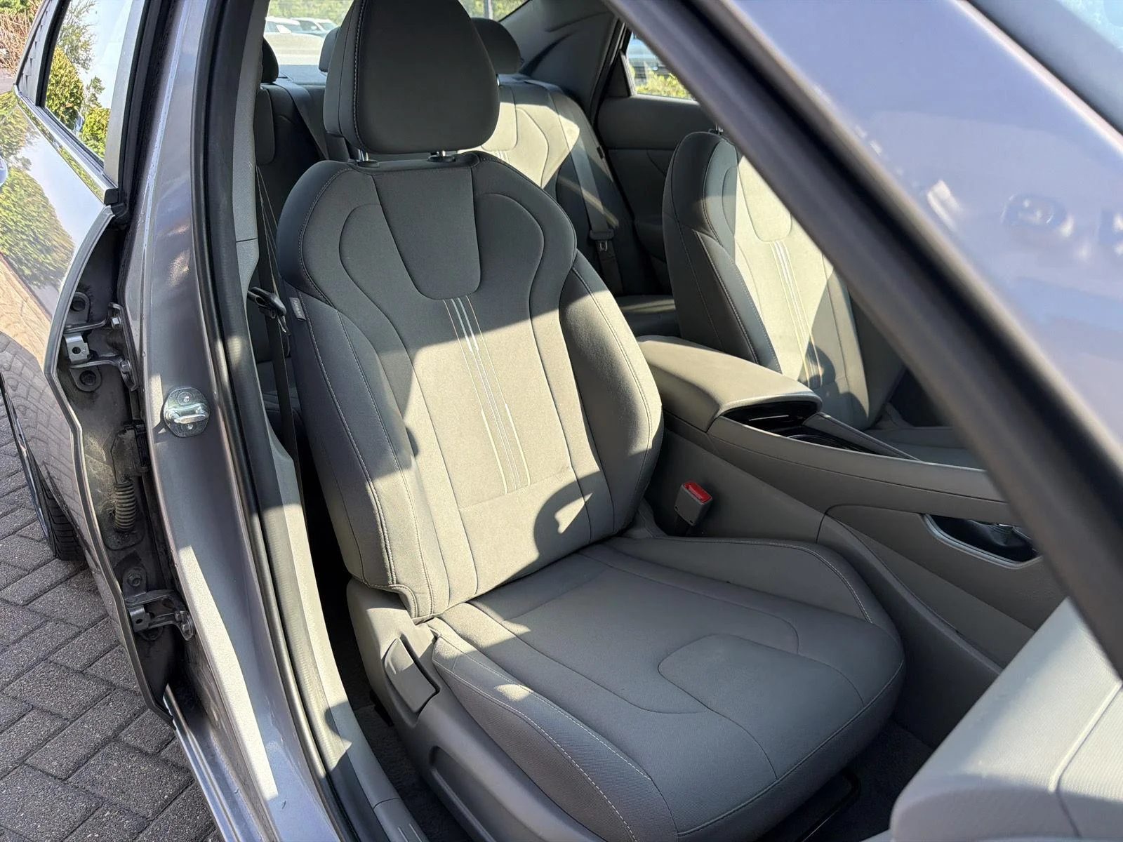 Used 2025 Fluid Metal Hyundai SEL Convenience image 31